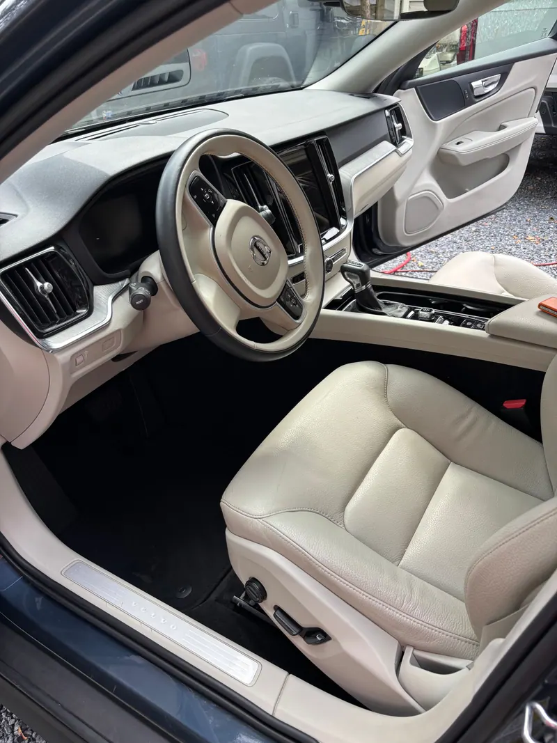 Volvo V60 driver's seat and dashboard in cream leather, cleaned and conditioned