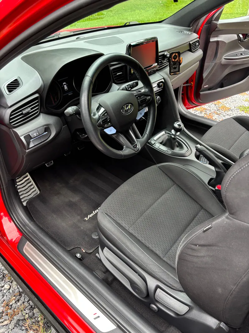 Hyundai Veloster driver's seat, steering wheel and dashboard cleaned